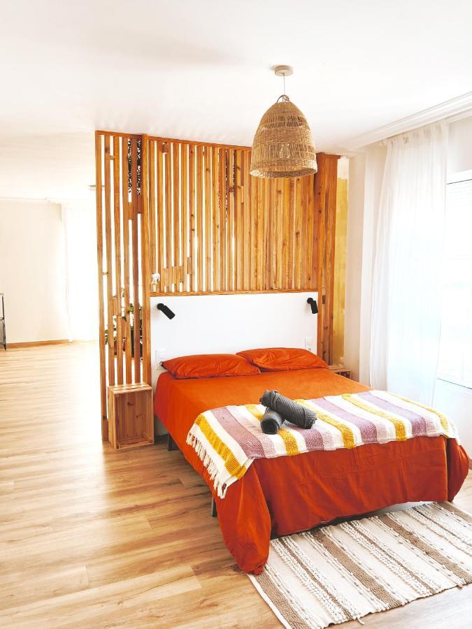 La Boheme Apartamentos - Loft Bohemio Frente Al Mar Эль-Грове Экстерьер фото