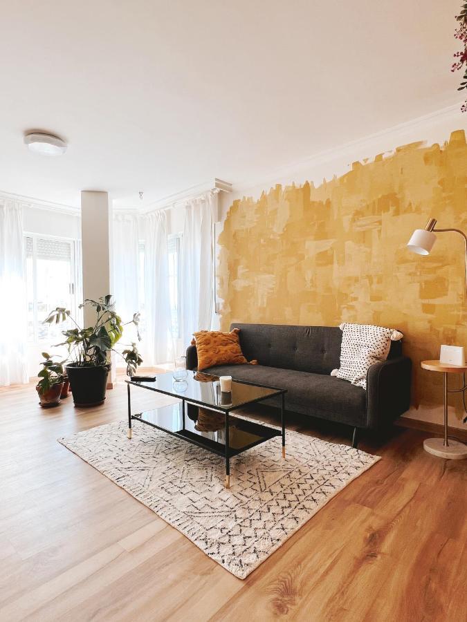La Boheme Apartamentos - Loft Bohemio Frente Al Mar Эль-Грове Экстерьер фото